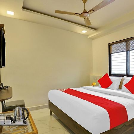 Hotel O Nandi Palace Lodging And Boarding Ulhasnagar Экстерьер фото