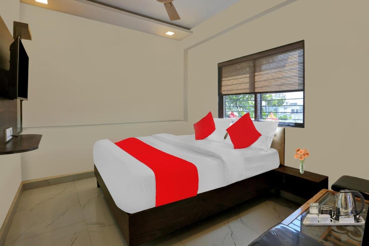 Hotel O Nandi Palace Lodging And Boarding Ulhasnagar Экстерьер фото