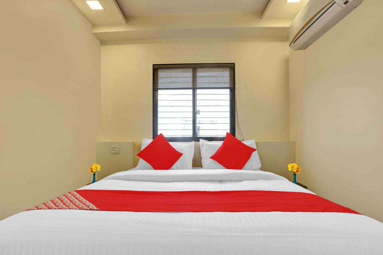 Hotel O Nandi Palace Lodging And Boarding Ulhasnagar Экстерьер фото