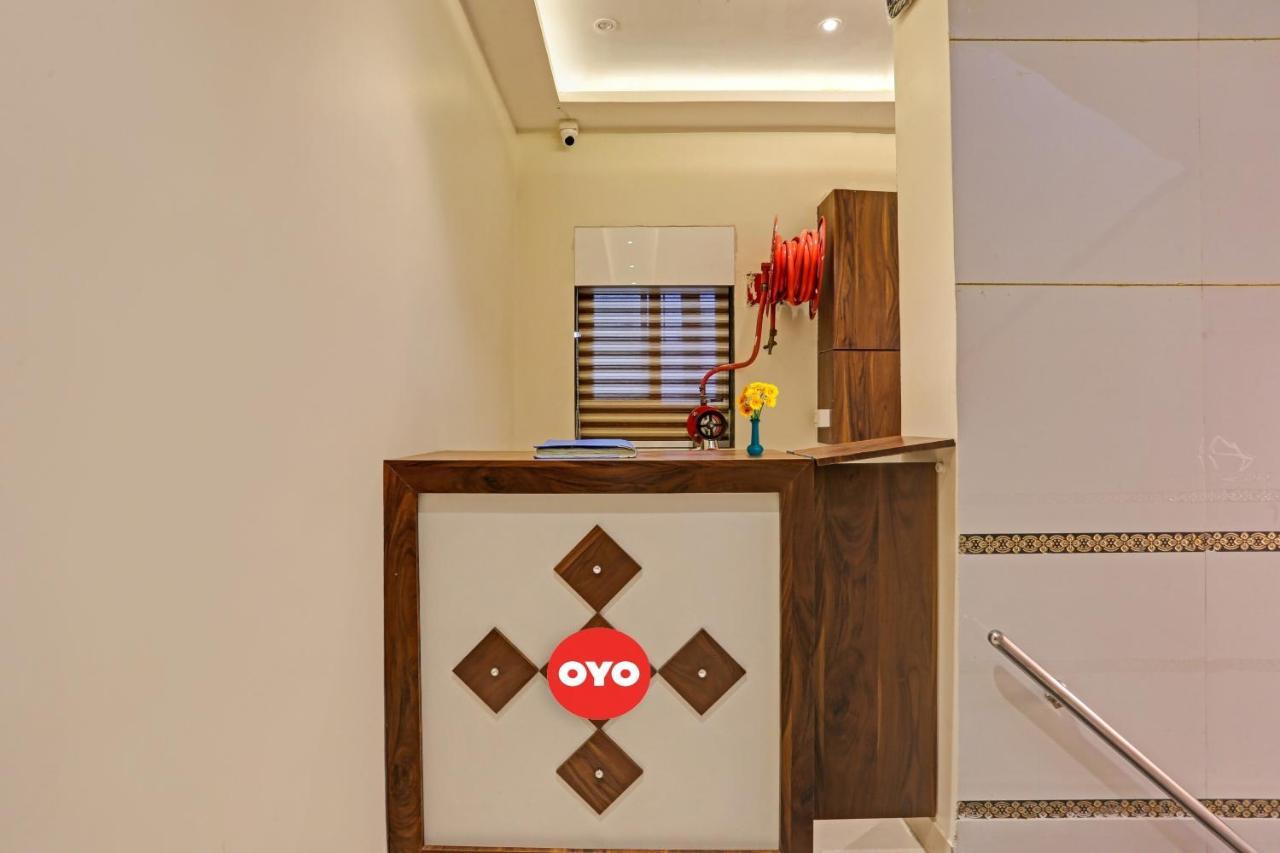 Hotel O Nandi Palace Lodging And Boarding Ulhasnagar Экстерьер фото