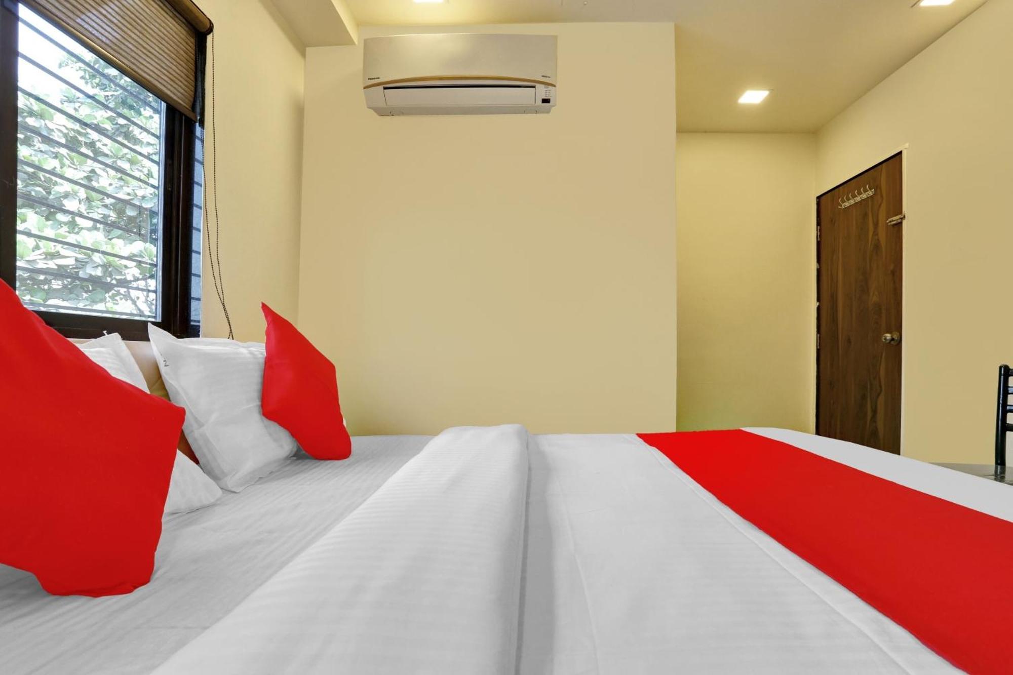 Hotel O Nandi Palace Lodging And Boarding Ulhasnagar Экстерьер фото