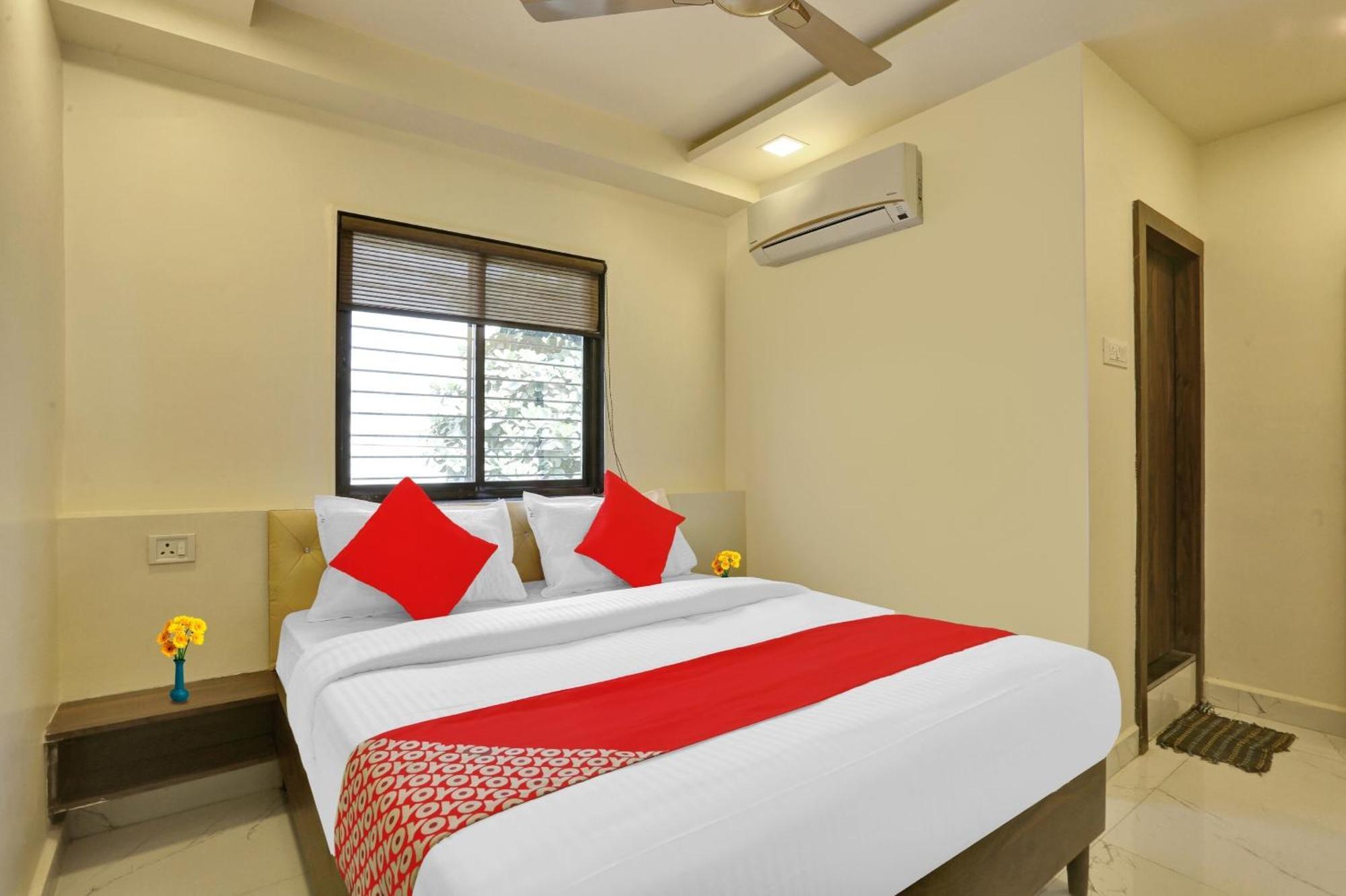 Hotel O Nandi Palace Lodging And Boarding Ulhasnagar Экстерьер фото